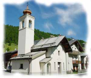 L'esterno della Chiesina dell'Addolorata di Florino a Livigno L'esterno della Chiesina dell'Addolorata di Florino a Livigno