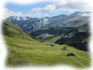 La Vallaccia verso Trepalle  (prima foto) e verso  il Dosd&egrave;  (seconda foto)