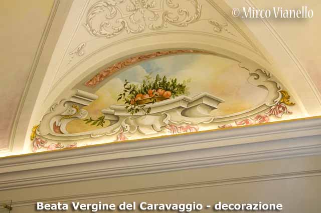 Chiesa Beata Vergine del Caravaggio di Livigno - decorazione floreale sulle pareti Chiesa Beata Vergine del Caravaggio - Decorazione floreale