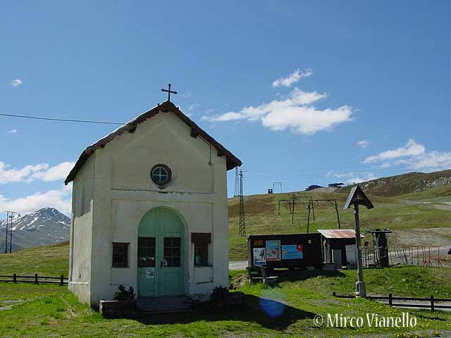 Passo Eira - chiesina della Madonna della pace Chiesina della Pace al Passo Eira