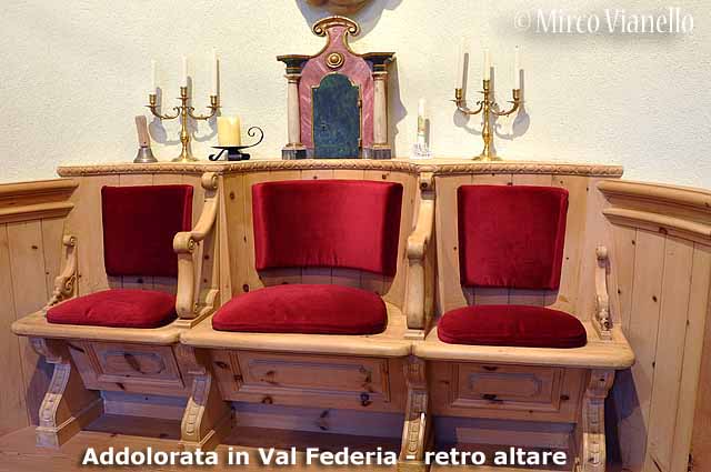 Chiesa dell'Addolorata in Val Federia - Livigno - il retro altare Chiesa dell'Addolorata in Val Federia - Livigno - Retro altare