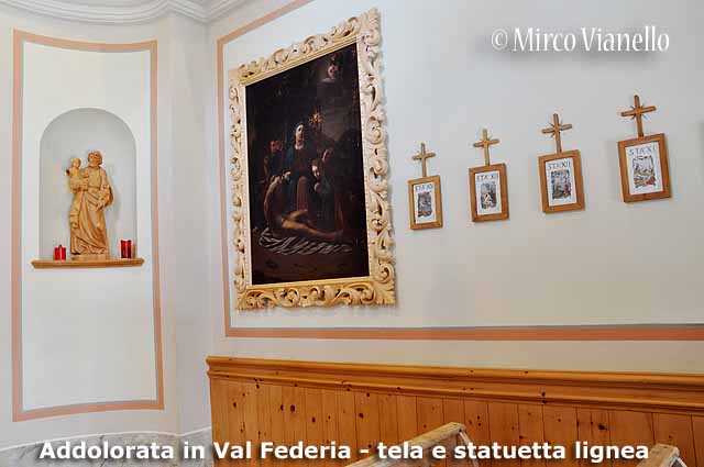 Chiesa dell'Addolorata in Val Federia - Livigno - la parete di destra Chiesa dell'Addolorata in Val Federia - Livigno - La parete di destra
