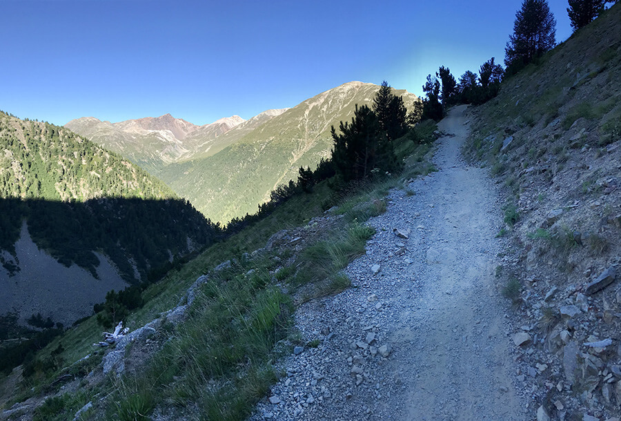 Sentiero e panorama Sentiero e panorama