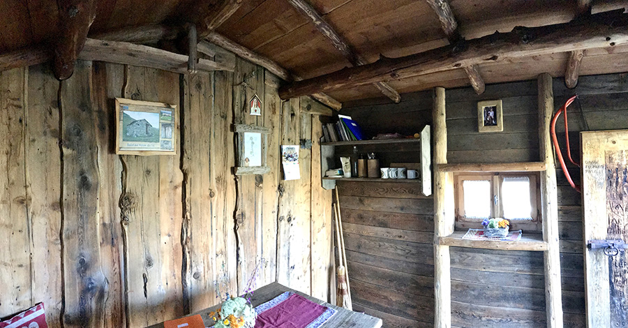 Interno del Baitel dal Moton da l'Al Interno del Baitel dal Moton da l'Al