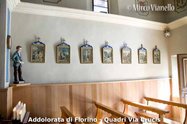 Chiesa della Madonna Addolorata di Florino a Livigno - altre stampe di Via Crucis sul muro Chiesa della Madonna Addolorata di Florino - Livigno - altre stampe della Via Crucis