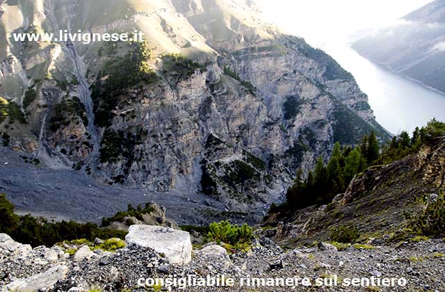 consigliabile rimanere sul sentiero consigliabile rimanere sul sentiero