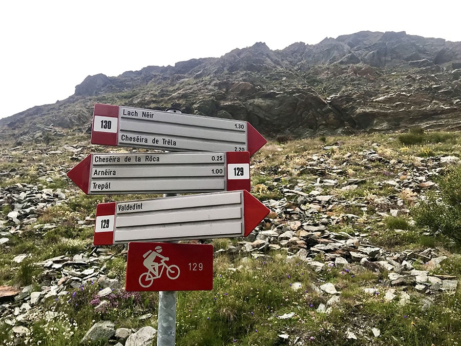 Partenza sentiero per il Lago Nero - segnaletica Partenza sentiero per il Lago Nero - segnaletica