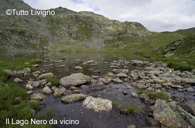 Il Lago Nero visto dal bordo Il Lago Nero visto dal bordo