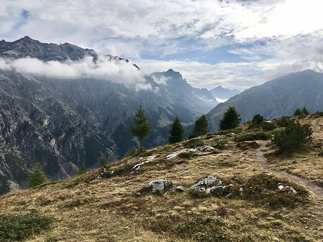 Guardando verso Val Alpisella dal Crap dala Parè  Guardando verso Val Alpisella dal Crap dala Parè
