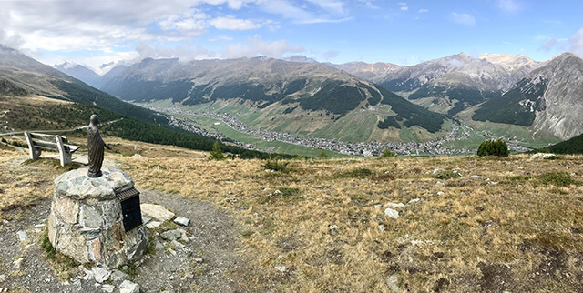 Discesa verso Eira - Madonnina del Fanciullo  Discesa verso Eira - Madonnina del Fanciullo