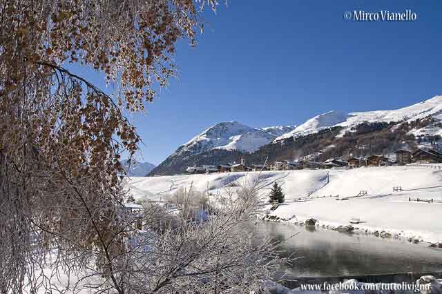 Il fiume Spöl e le piste del carosello 3000 Livigno - Lo Spöl e le montagne del Carosello 3000