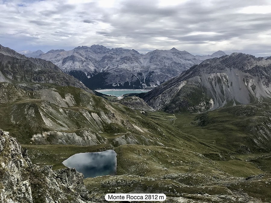 Il Lago Nero e Cancano visti dalla cima del Monte Rocca, paesaggio stupendo Il Lago Nero e Cancano visti dalla cima del Monte Rocca, paesaggio stupendo