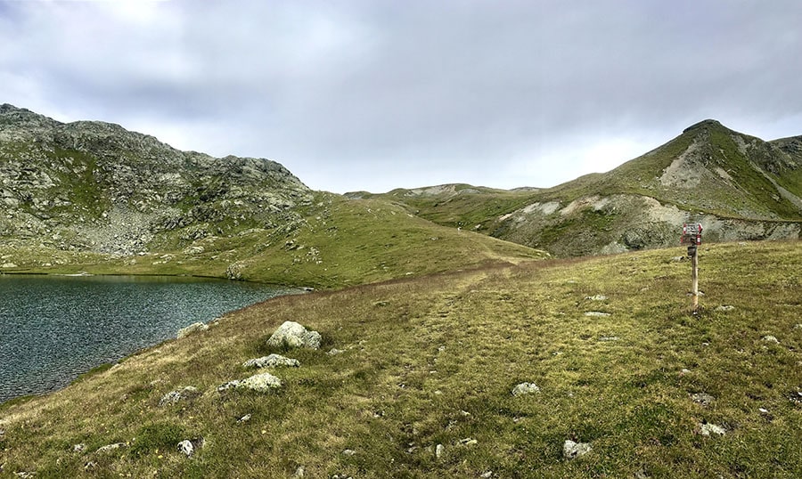 Partenza sentiero per il Monte Rocca dal Lago Nero Partenza sentiero per il Monte Rocca dal Lago Nero