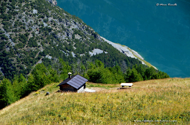 Baitel di Staur da sopra con vista sul lago Baitel di Staur da sopra con vista sul lago