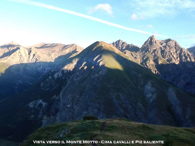 vista dalla cima verso Saliente e Monte Motto
