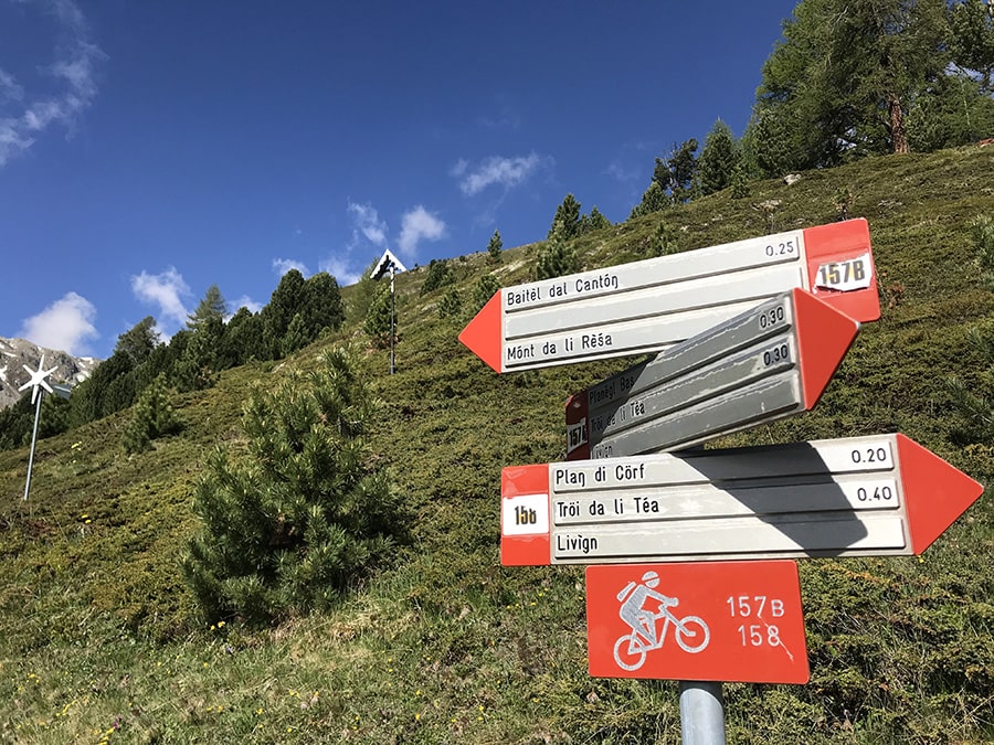 Dal Baitel da Plascianet si puo' poi proseguire per altre luoghi, sia verso destra, sia a sinistra