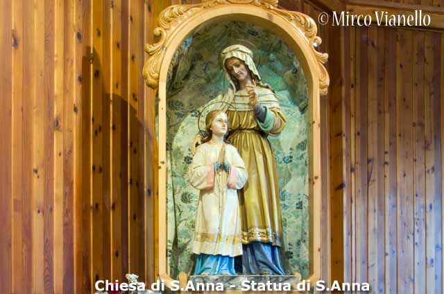 Chiesa S.Anna - Trepalle - la statua dedicata a Sant'Anna Chiesa di Sant'Anna - Trepalle - Statua di S.Anna