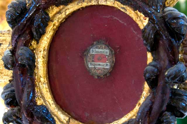 Chiesa di Sant'Antonio Abate a Livigno - particolare di un'antica reliquia Chiesa di Sant'Antonio Abate - Livigno - antica reliquia