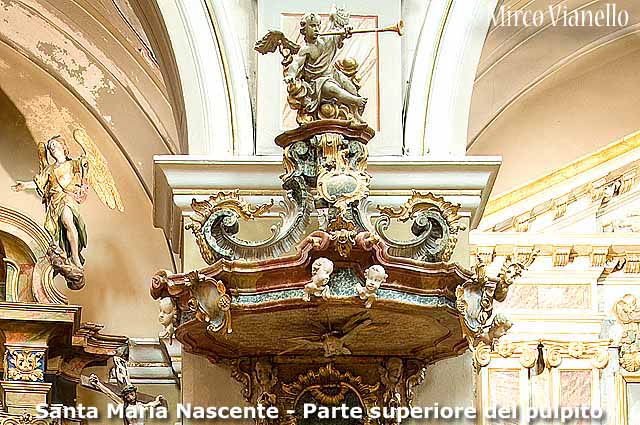 Chiesa S. Maria Nascente Livigno - particolare superiore del pulpito