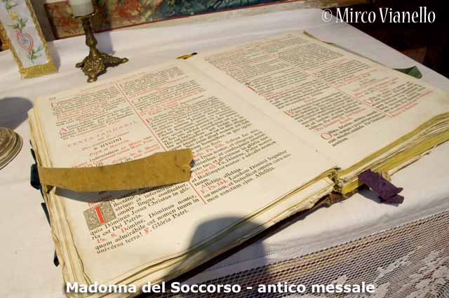 Chiesa della Madonna del Soccorso - Trepalle - un antico messale Chiesa della Madonna del Soccorso - Trepalle - antico messale