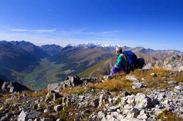 la valle del gallo da in cima alla Pare' valle di Livigno vista dalla cima della Motta'