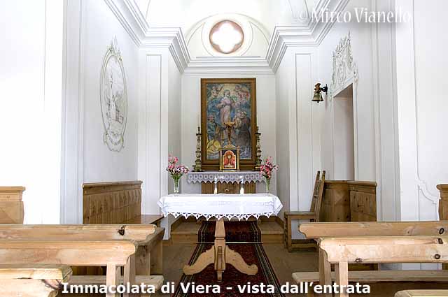 Chiesa dell'Immacolata di Viera - Livigno - interno  Chiesa dell'Immacolata di Viera - Livigno - interno dall'entrata
